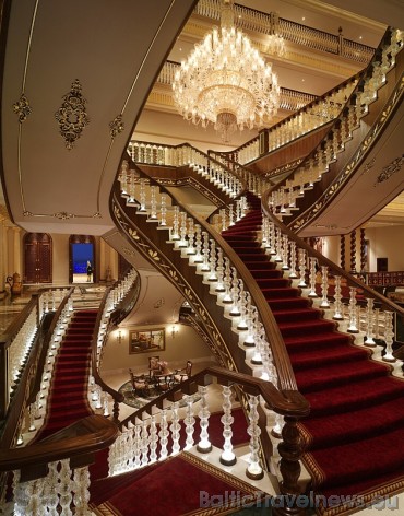 Lobby stairways. Sīkāka info: www.mardanpalace.com Foto: ALFA MEDIA GROUP 34907