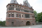 Lībekas simbols – pilsētas vārti Holstentor. Tas tika būvēts starp 1464 un 1478 gadu 3