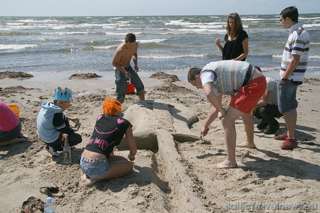 TELE2 Baltic Beach Party 2009 - smilšu skulptūru veidošana ar mūzikas tematiku 35540