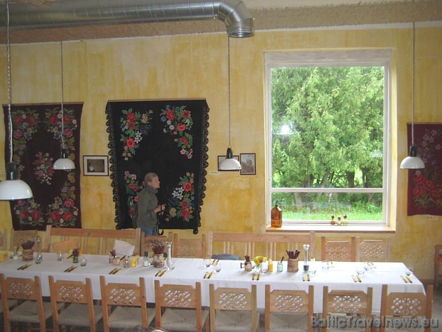Restorāna dekorācijās izmantotas Muhu salas iedzīvotāju nacionālie dekoratīvie priekšmeti 35647