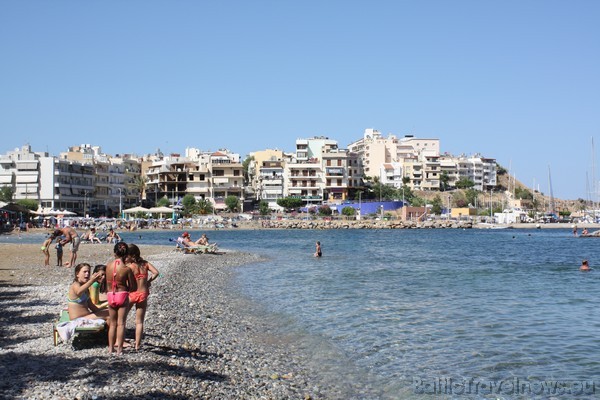 Kūrorts piedāvā visu, ko sirds vēlas: lielu skaitu tavernu, bāru un restorānu ar Krētas tradicionālajiem ēdieniem, pludmalēs - jūras kuterus un jahtas 35945