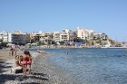 Kūrorts piedāvā visu, ko sirds vēlas: lielu skaitu tavernu, bāru un restorānu ar Krētas tradicionālajiem ēdieniem, pludmalēs - jūras kuterus un jahtas 3