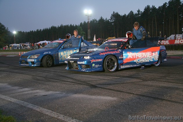 Sacensību komandas „Team Falken”, ‘’X-treme drift team” un tādi starptautiski atzīti Pro klases braucēji - Marko Hyvönen (Nissan 180SX), Kimmo Viherko 35983