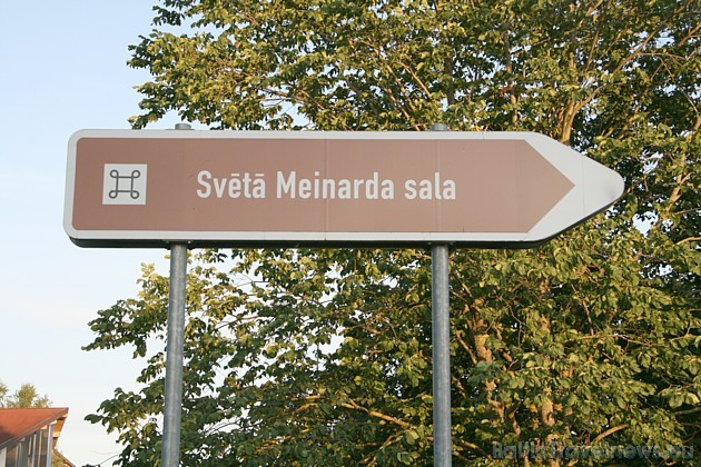 Svētā Meinarda sala atrodas Ikšķilē, uz Daugavas upes 36117