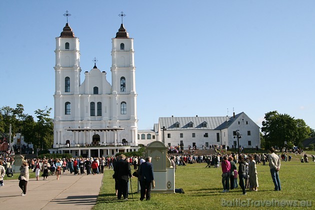 Starptautiskas nozīmes svētvietā Aglonā ietilpst bazilikas sakrālās ēkas, svētavots, klosteris, sakrālais laukums un Aglonas kapsēta. Aglonas Bazilika 36147