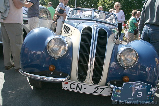 1938.gada BMW 327/28 ar maksimālo ātrumu 145 km/h 36271