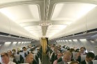 Lidmašīnā nav nevienas brīvas vietas, kas liecina, ka airBaltic prot ''pildīt'' lidmašīnas ne sliktāk kā Ryanair 2