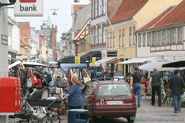 Helsingēra ir nozīmīga tūrisma pilsēta Dānijā, jo daudzi te ierodas arī kā tranzīta ceļotāji starp Skandināvijas pussalu un Rietumeiropu 36869