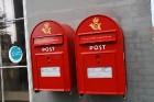 Dānijas pilsētas ik uz soļa var pamanīt košās pasta kastītes, kur viena ir vietējiem sūtījumiem, bet otra - ārvalstu sūtījumiem 10
