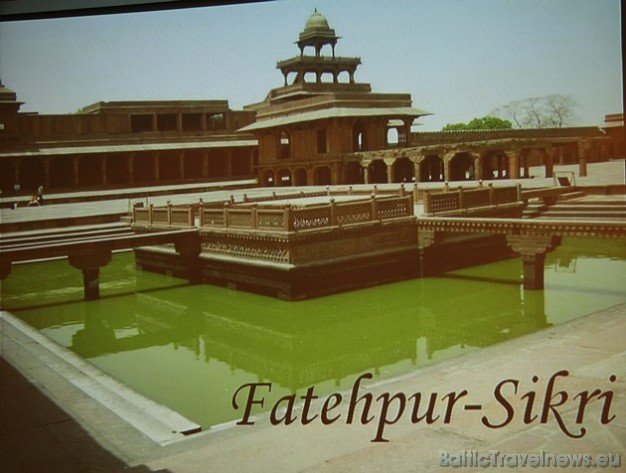 Pamestā Moghulu galvaspilsēta Fatehpur Sikri. XVI gs. komplekss, ko veido smilšakmens cietoksnis, pilis un mošejas 37229