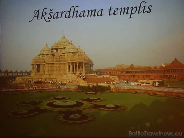 Akšardhama templis sevī iemieso Indijas kultūru 10 000 gadu garumā un atklāj visu senās Indijas krāšņumu, skaistumu un gudrību 37240