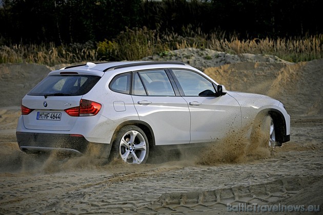 Stiprākais modelis ir BMW X1 xDrive 28i, kas ir apgādāts ar 258 zs sešu cilindru motoru. Maksimālais griezes moments ir 310 Nm starp 2600 un 3000 apgr 37247