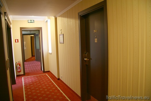 Viesnīcas Ramada Hotel viesu rīcībā ir 51 numurs 37329