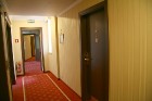 Viesnīcas Ramada Hotel viesu rīcībā ir 51 numurs 5