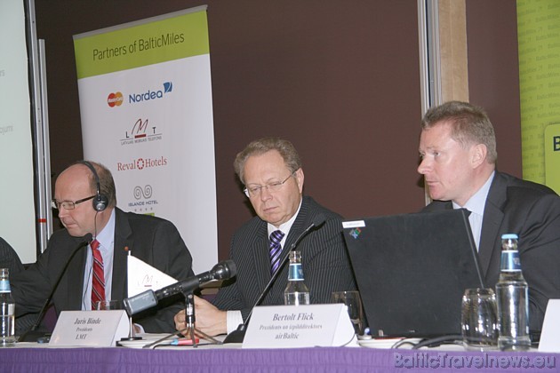 Heikki Vanhanens (Reval Hotels prezidents Latvijā), Juris Binde (LMT prezidents) un Bertolts Fliks (airBaltic prezidents) 37558
