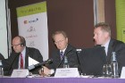 Heikki Vanhanens (Reval Hotels prezidents Latvijā), Juris Binde (LMT prezidents) un Bertolts Fliks (airBaltic prezidents) 8
