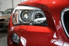 Bi-ksenona lukturi un miglas lukturi veido BMW X1 frontālo izskatu 9