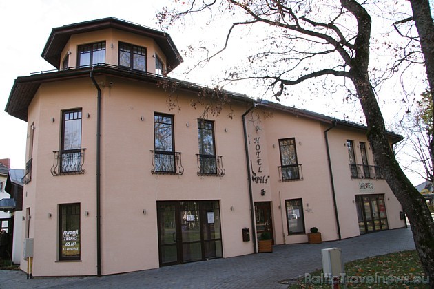 Trīs zvaigžņu viesnīca Hotel Pils atrodas Siguldas centrā 38003
