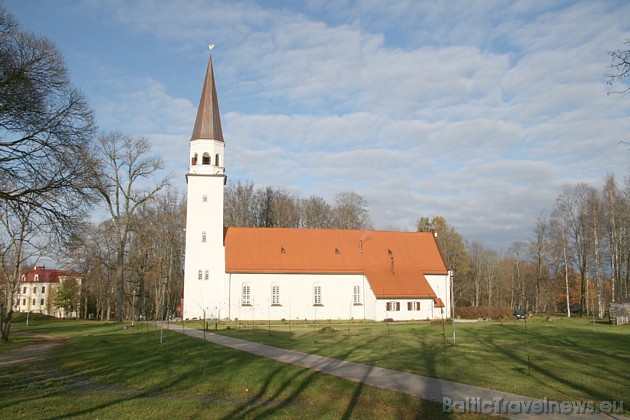 Siguldas Evanģēliski Luteriskā baznīca - Dievnams pirmo reizi rakstos pieminēts 1483. gadā kā Sv. Bērtuļa baznīca, kura atradās tagadējās baznīcas vie 38056