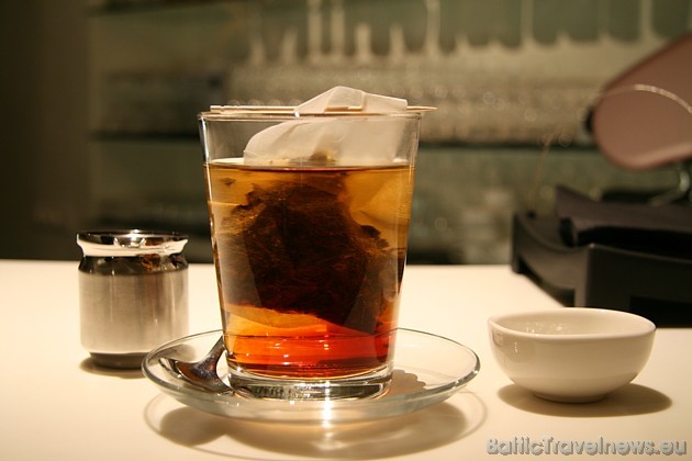 Restorāns Oga lepojas garšīgu tēju (1,70 LVL) un augstas klases Vergnano kafiju (1,40 LVL) 38097