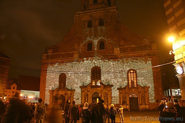 Sv. Pētera baznīca - gaismas projekcija Gaisma stāsta Pēterbaznīcu 38272