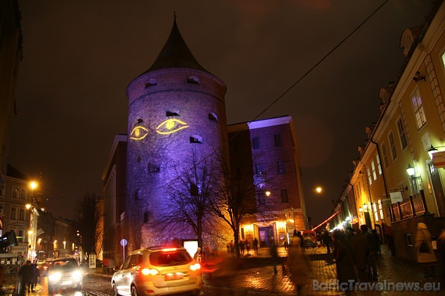Rīgas sargs ir viens no populārākajiem Staro Rīga gaismas objektiem 38300
