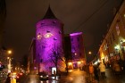 Pulvertornis ir pārvērties gaismas festivāla laikā par Rīgas sargu 1