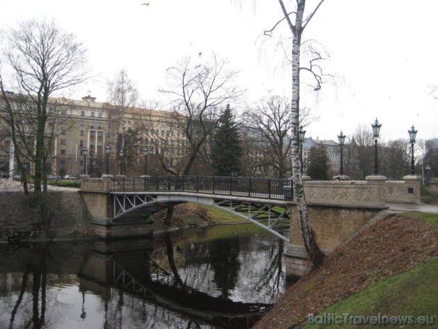 ...kuriem cauri vijas Rīgas pilsētas kanāls 38413
