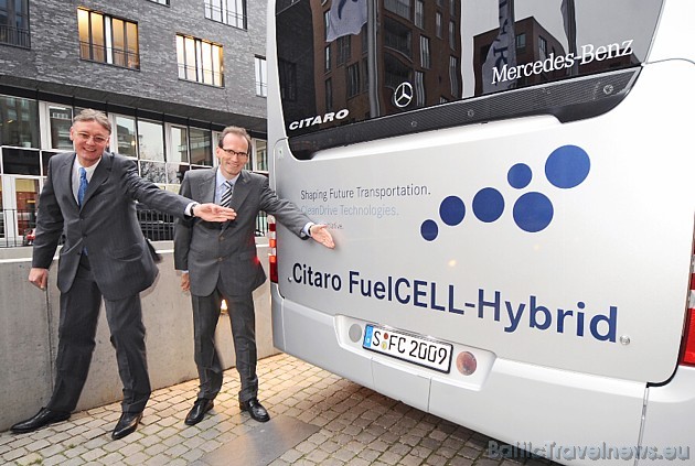 Ja esat Hamburgā, tad pievērsiet uzmanību pilsētas ūdeņraža dzinēja autobusiem, kuri pārvietojas tik pat veikli kā dīzeļa motora autobusi, bet aiz sev 38456
