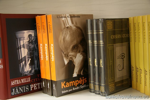 Grāmatas par Latvijas populārākajām personībām 38543