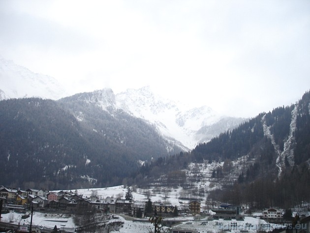 Itālijas luksuss klases slēpošanas kūrorts Courmayeur atrodas 2h 15min. attālumā no Milānas un 10 min. brauciena attālumā no La Thuile, 5 min. attālum 39081