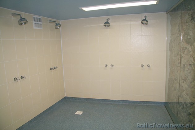 Pēc hokeja spēles visi var doties uz kopīgu dušas telpu 39099