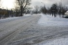 Bildēs jābūt redzamiem autoceļiem, mašīnām, sniegam vai jebkam citam, kas saistīts ar ziemas ceļiem un braukšanu pa tiem 4