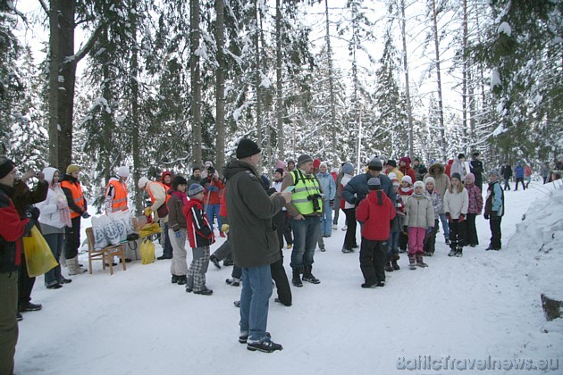 Sīkāka informācija par sacensībām, rezultātiem, kā arī distanču slēpošanas iespējām Ogres Zilajos kalnos: www.izturiba.lv 39237