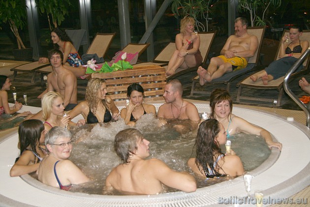 Viesnīcas Hotel Jūrmala Spa viesi kopā ar Mis Latvija dalībniekiem baudīja saunu un baseinu centru Wellness Oasis 39261