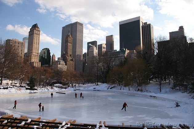 Centrālparks, Ņujorkas lielākais parks, kas atrodas pašā pilsētas centrā, ir ASV apmeklētākais parks - to katru gadu apmeklē vairāk nekā 30 miljoni ci 39269