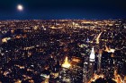 Skats uz Ņujorku naktī, kad pilsēta pārvēršas - durvis ver teātri, krogi, bāri, komiķu klubi, diskotēkas un ļoti daudzas citas izklaides vietas 7