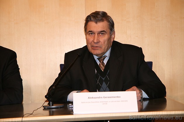 Preses konferenci ar savu klātbūtni pagodinājas Baltkrievijas ārkārtējais un pilnvarotais vēstnieks Latvijā Aleksandrs Gerasimenko 39304