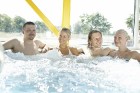 Mūsdienīgie ūdens dziedinošie centrs Saaremaa Spa Hotels atrodas Kuresārē. Viesnīcas kopumā var uzņemt vairāk nekā 600 viesus 7
