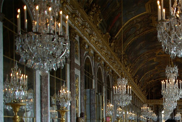 Viena no slavenākajām Versaļas telpām - Lielā galerija (Grande Galerie), saukta arī par Spoguļu zāli (Galerie des Glaces) 39380