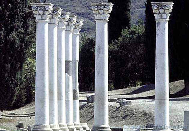 Visās salās atrodami vēstures pieminekļi, kas atgādina par grieķu kultūras seno un bagāto pagātni 39407