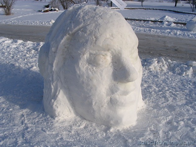 Sniega skulptūru festivāls bija veltīts tēmai 