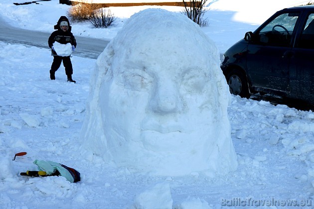 Kopumā tika izveidotas ap 30 sniega skulptūras, kuras gala rezultātā veido sniega skulptūru dārzu visapkārt Latgales mākslas un amatniecības centram 39429