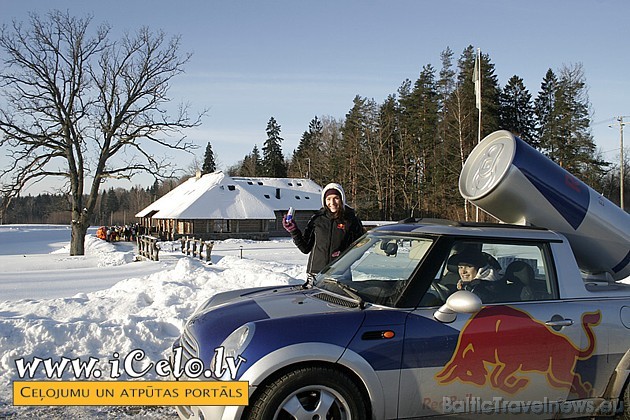 Katru komandu veidoja četri cilvēki un auto 39442