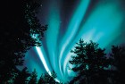 Ziemeļblāzma - ziemeļu debesu fenomens - novērojama nakts debesīs virs viesnīcas no augusta beigām līdz pat aprīlim 9