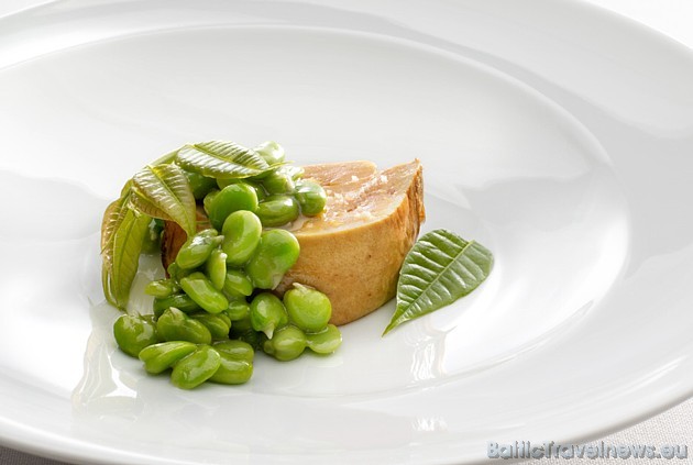 Šefpavārs Aduriz pavārmākslu ir studējis - zinību klāstā ietilpst arī foie gras, zosu aknu pastētes, gatavošana, kā apgūšanai pavārs veltījis divus ga 39512