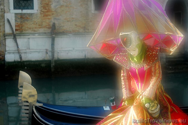 Vairāk informācijas par Venēcijas karnevālu var atrast tā oficiālajā interneta vietnē www.carnevale.venezia.it 39808