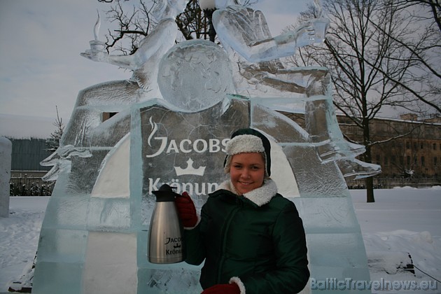 Apmeklētājus sildīja Jacobs piedāvātā kafija, ko par brīvu dalīja skatītājiem 39905