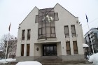 Lietuvas vēstniecība Rīgā atrodas Rūpniecības ielā 24 un 19.02.2010 tika rīkotas svinības par godu Lietuvas Neatkarības atjaunošanai 1