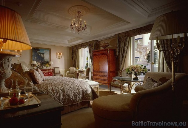 Nakts Royal Suite numurā, kur ir antīkas mēbeles un personīgā sauna, izmaksā 11 800 eiro par nakti 40166